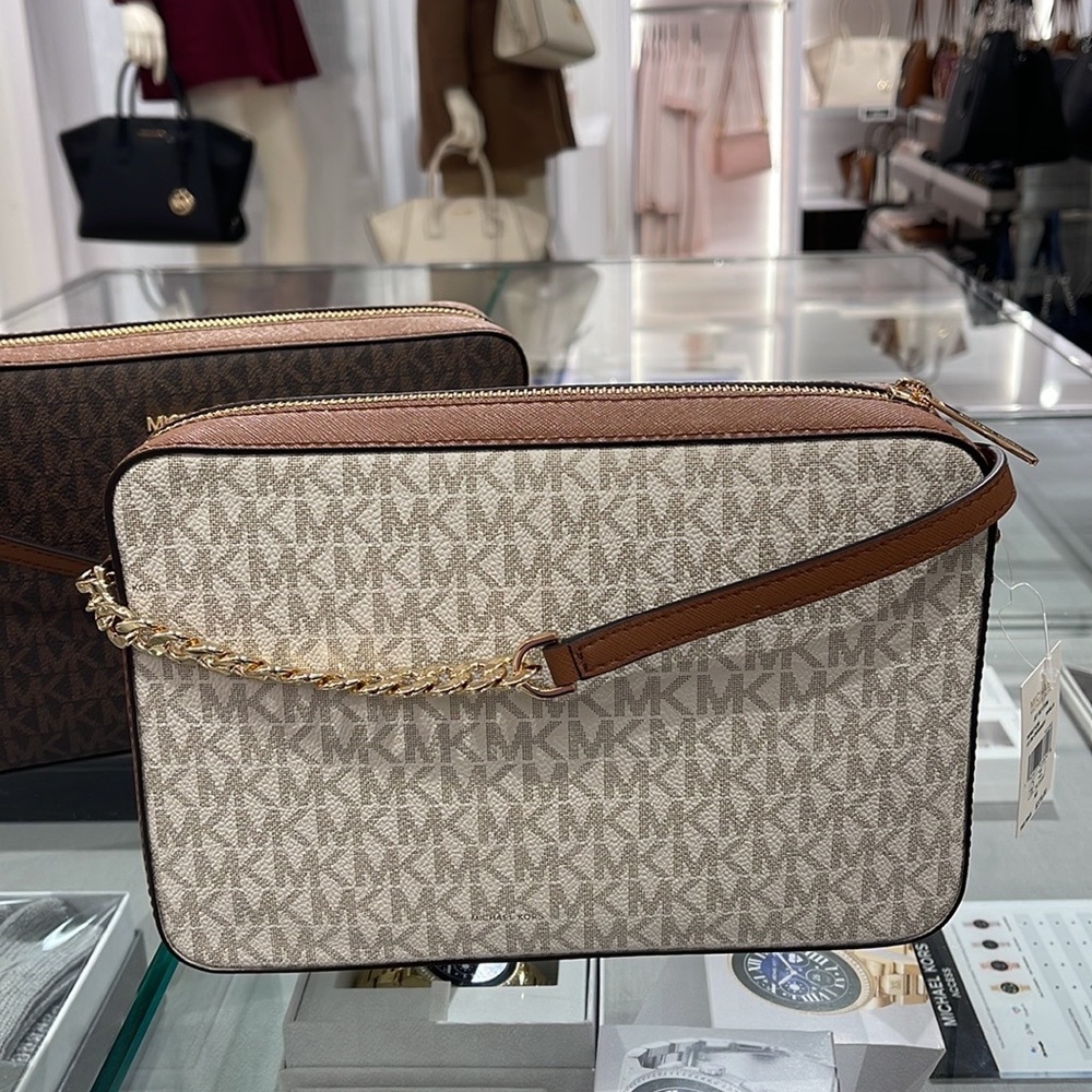 Michael Kors Jet Set Item Large East West Zip Crossbody Vanilla Signature - Picture 15 of 16
